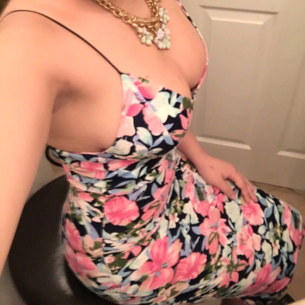 Curvy dress for dinner/ club/ vacation